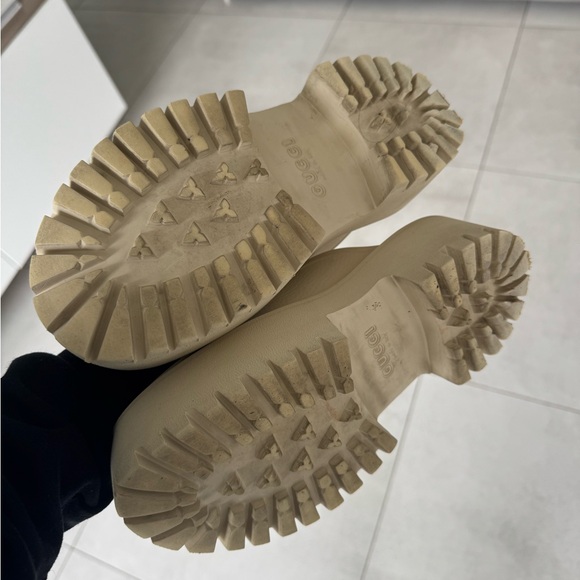 Gucci Beige Platform Clogs - Picture 8 of 8